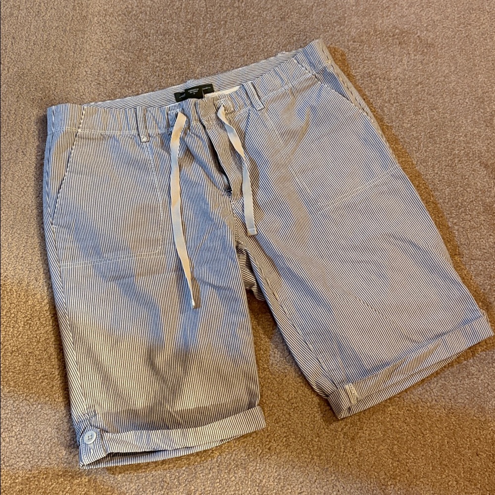 Eddie Bauer blue/gray Searsucker shorts. Size 12 womens